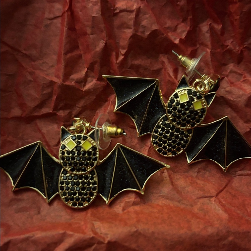 Bat Earrings NWOT black and gold pierced Costume Halloween autumn